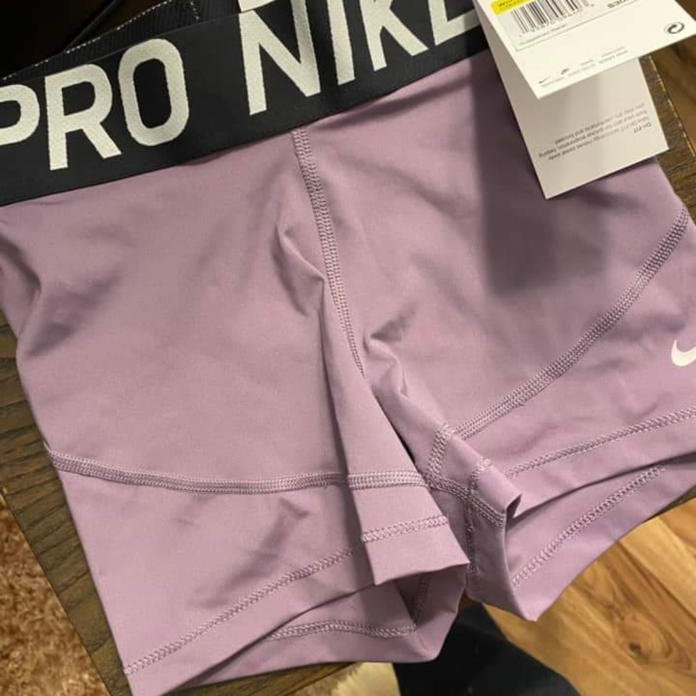 Clothes - Picture 2 of 4